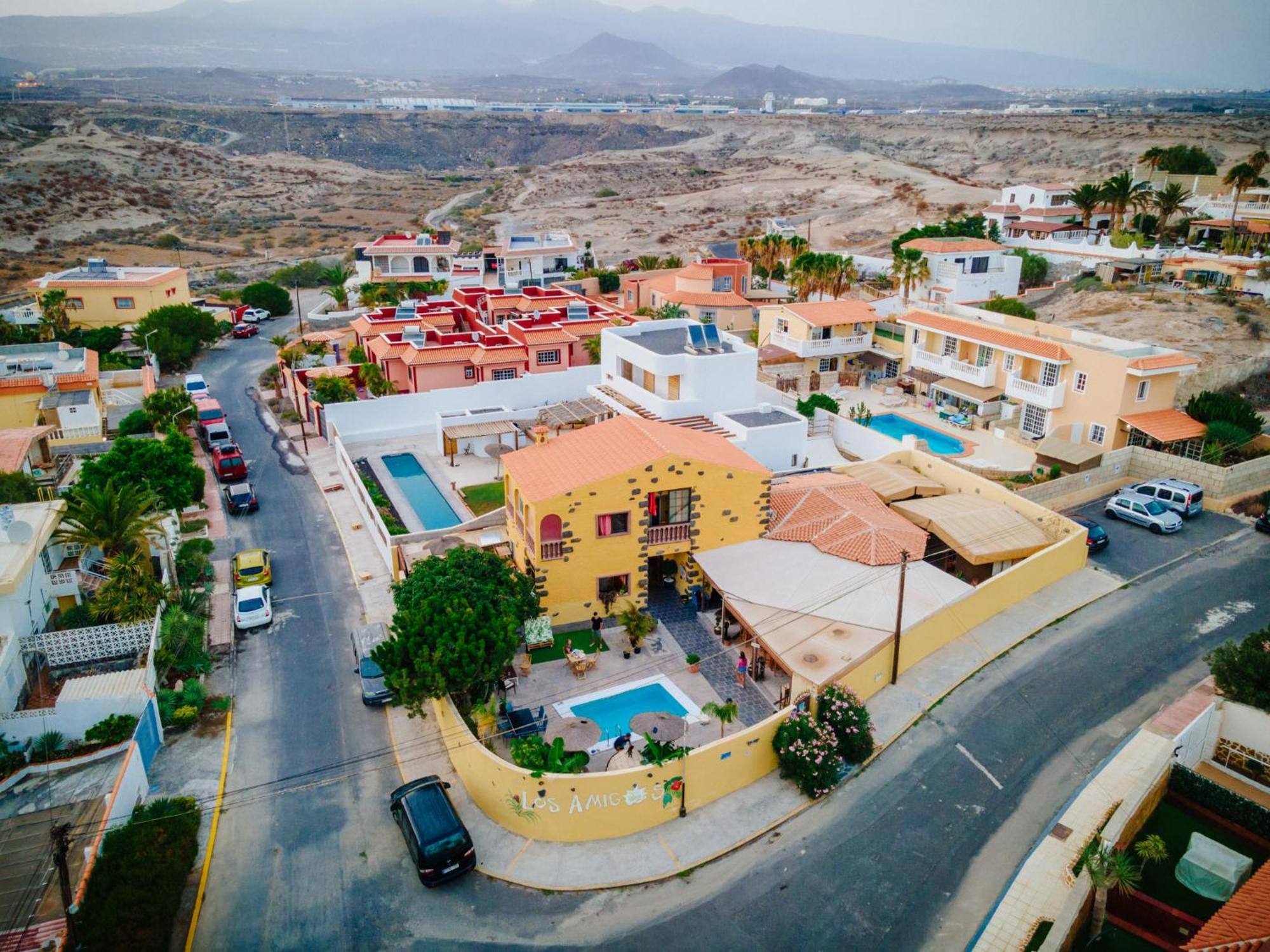Hostel Los Amigos By Youroom La Mareta Екстериор снимка