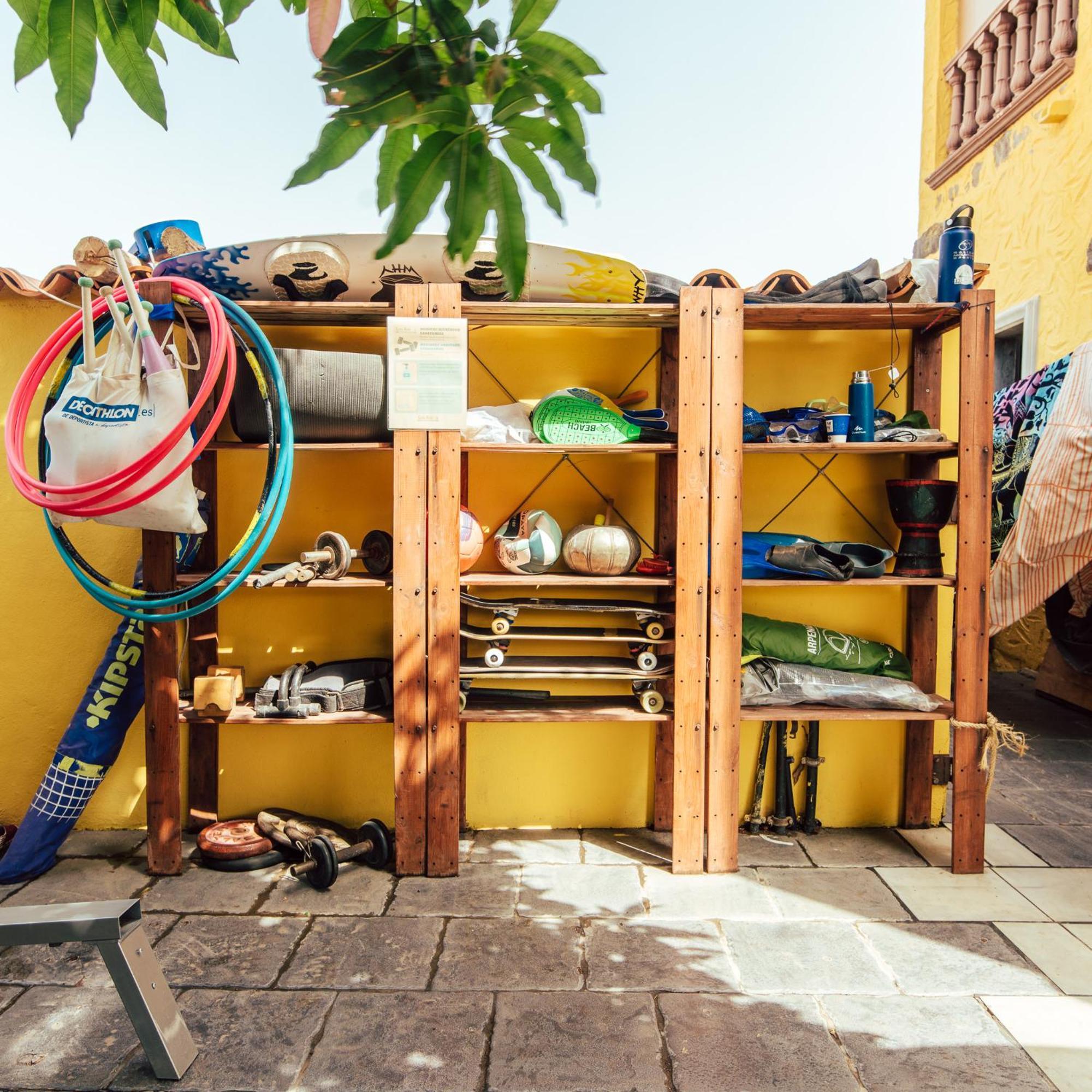 Hostel Los Amigos By Youroom La Mareta Екстериор снимка
